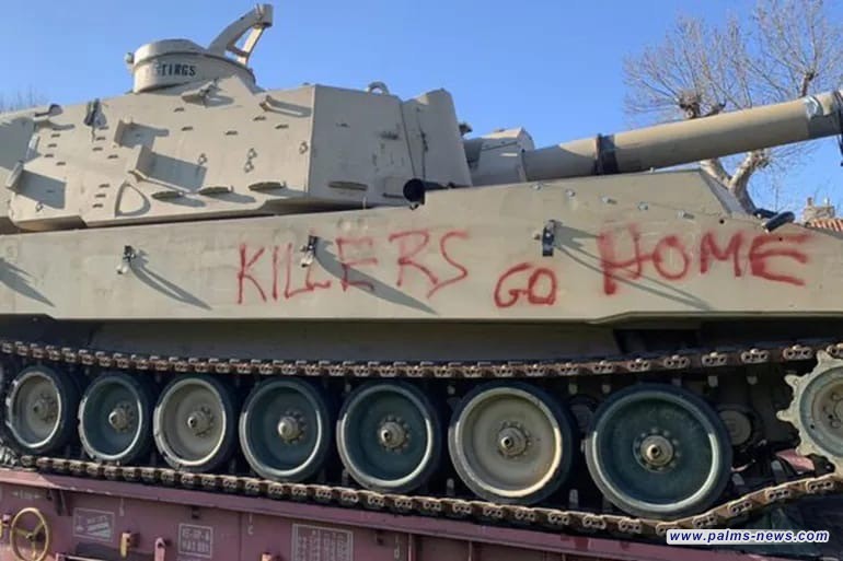 محتجون يونانيون يوقفون قطارا يحمل دبابات للناتو