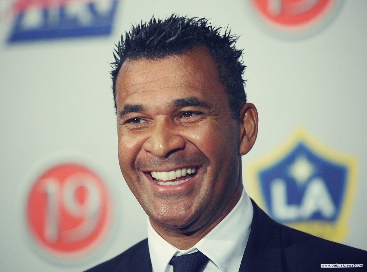 ميسي وبنزيما ومبابي في مواجهة الافضل في العالم