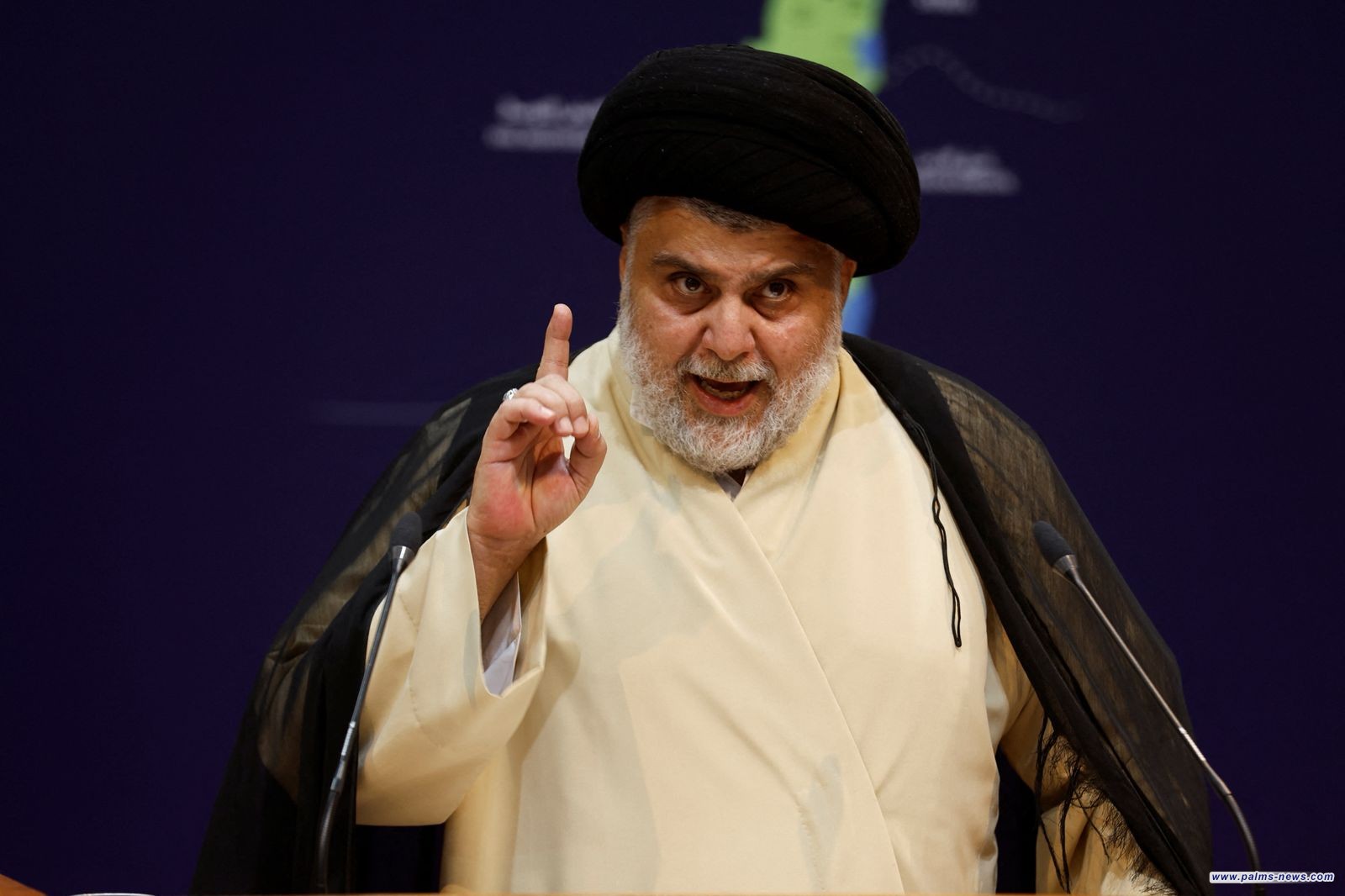 السيد مقتدى الصدر يحذر: ما يدور قرب حدود العراق أمر لا ينبغي التعاطي معه بسذاجة.