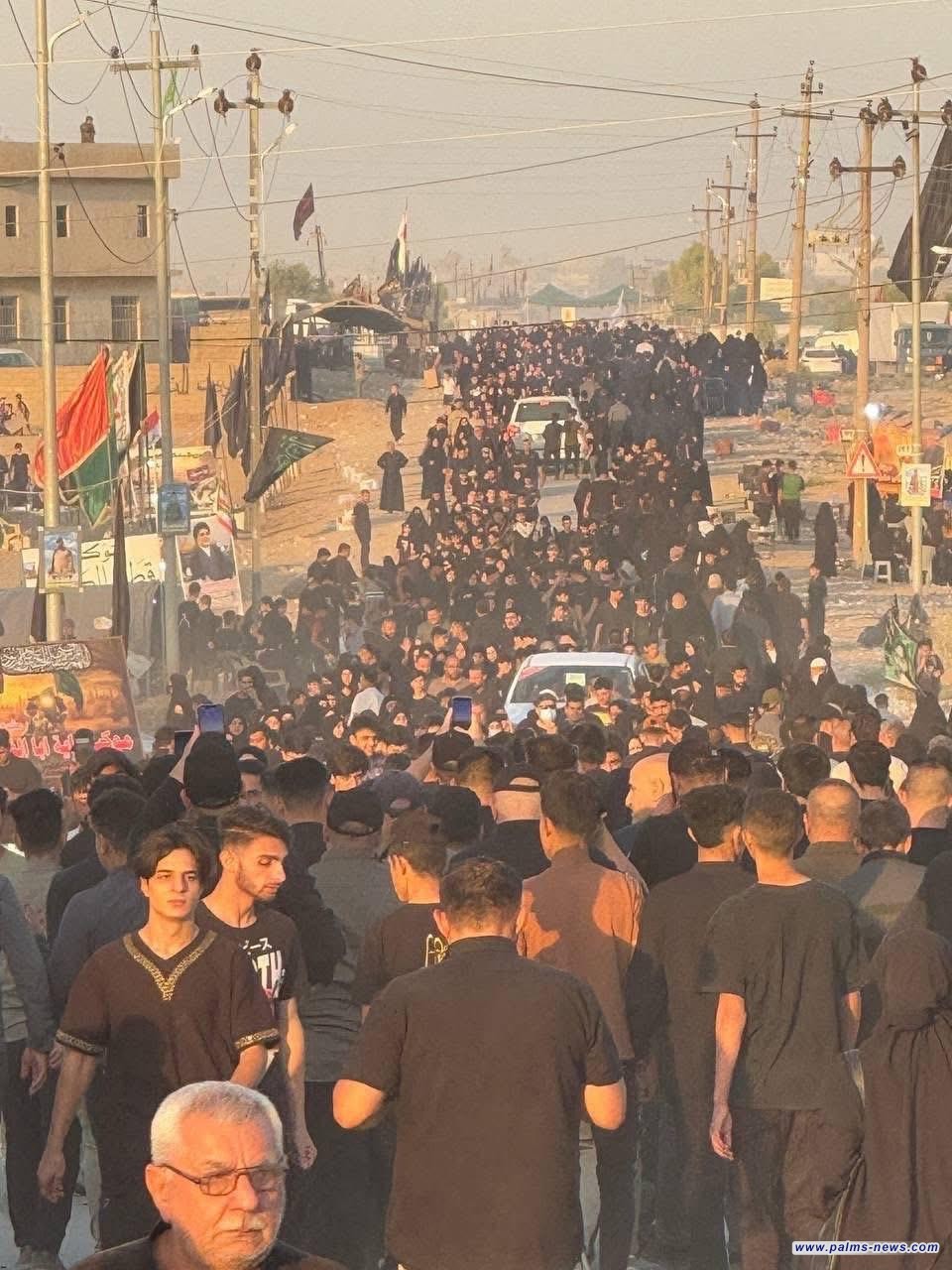 بالصور : أهالي الموصل يخرجون للشوارع لتقديم التعازي بذكرى استشهاد الإمام الحسين" عليه السلام"