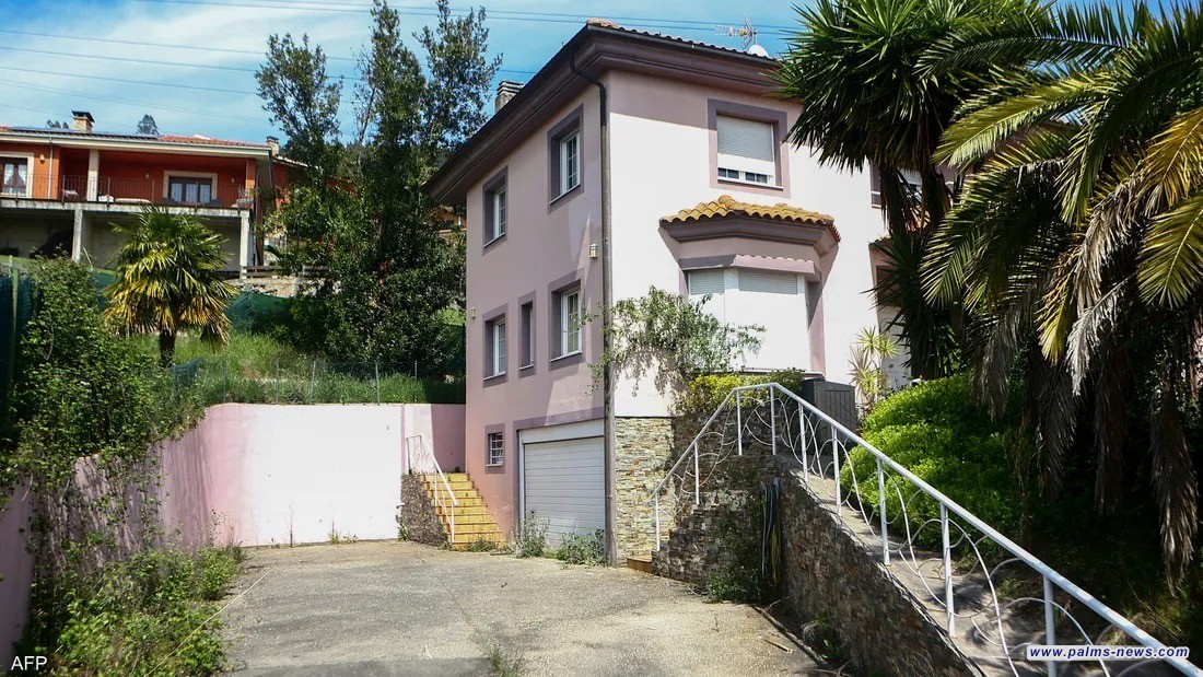 بيت الرعب.. توقيف زوجين احتجزا أطفالها 3 سنوات بين القمامة