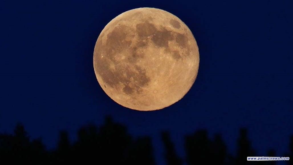 صحيفة " صن " البريطانية : العالم على موعد مع 4 أقمار عملاقة في عام 2023 .