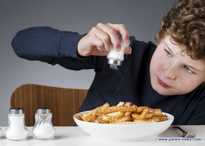 دراسة: إضافة الملح بشكل منتظم.. تزيد من خطر الإصابة بـ”السكري”
