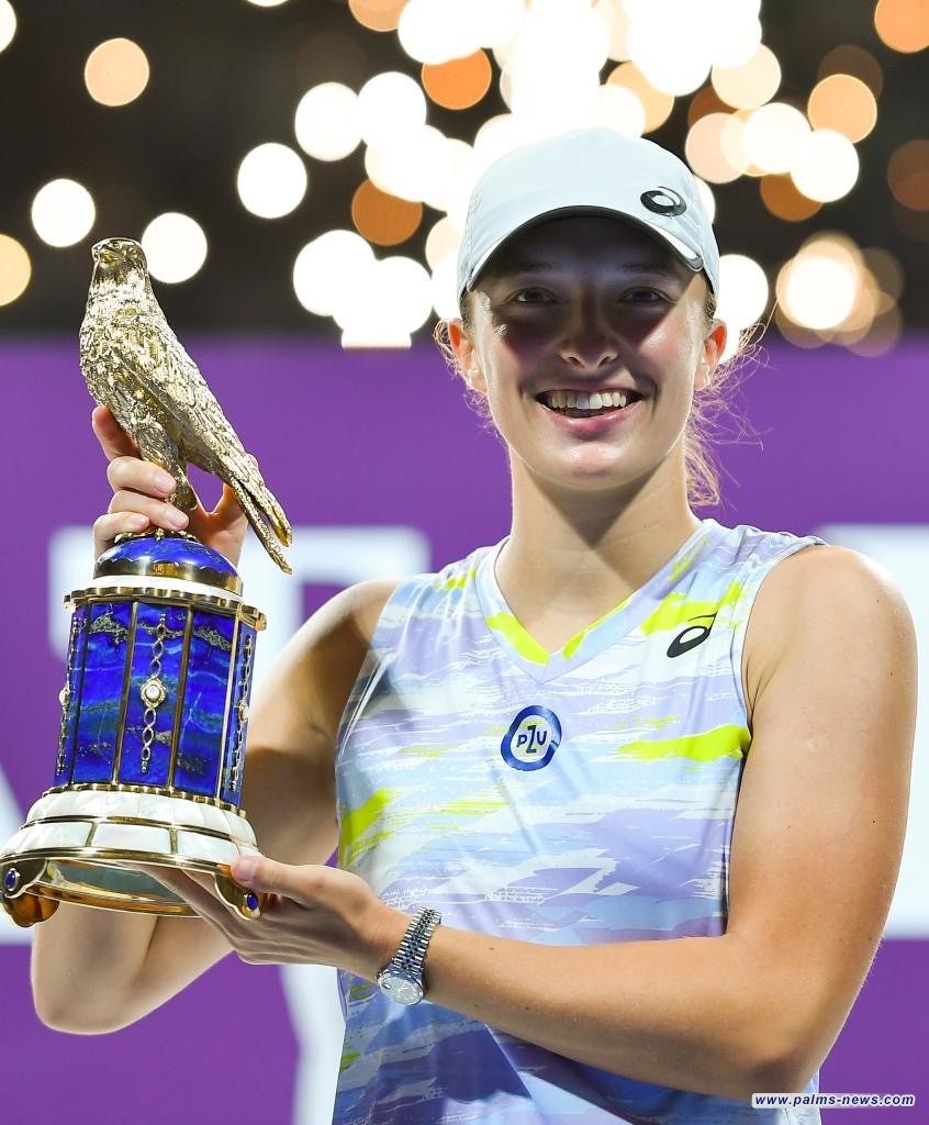 البولندية إيجا شفيونتيك تحافظ على صدارة التصنيف العالمي لتنس السيدات