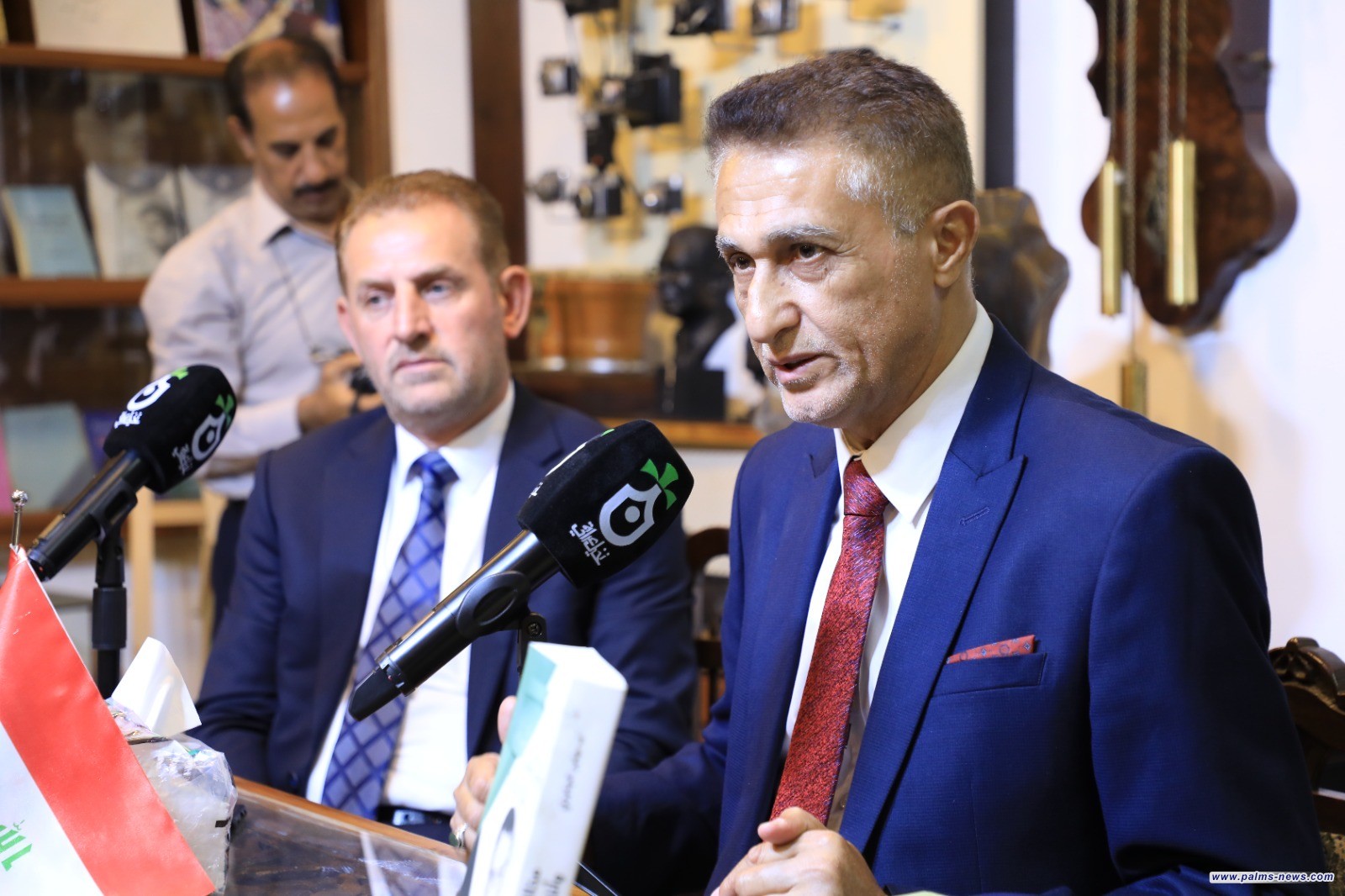 الشاعر جابر الجابري يوقع "مخالب الشعر وأنامل الذاكرة" في نخيل عراقي