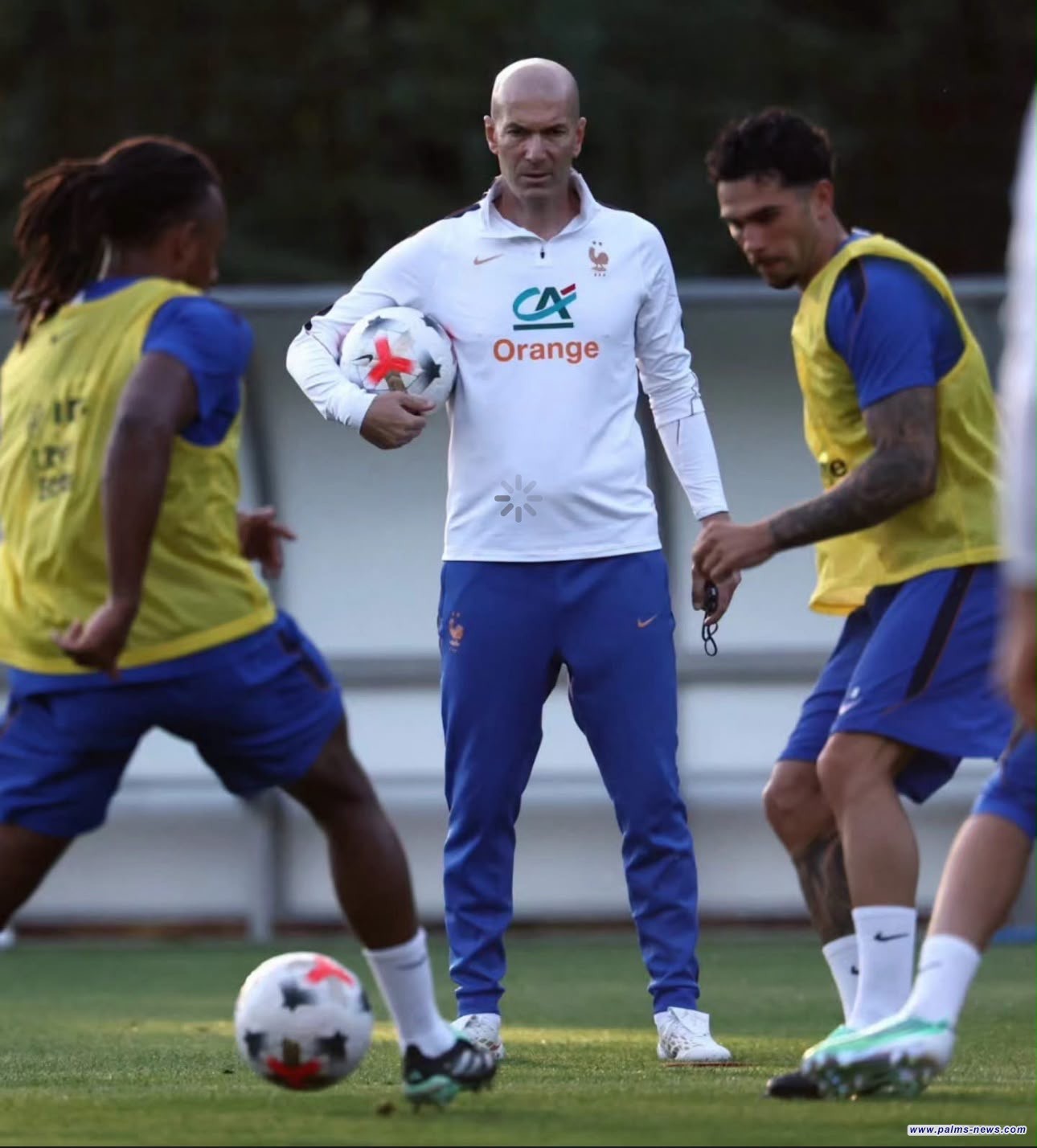 زيدان يقود المران الأول لمنتخب فرنسا