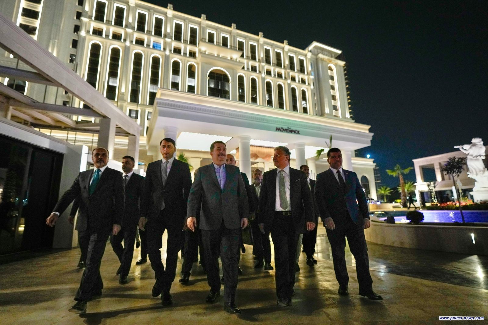 السوداني يفتتحُ فندق (الزيتون بغداد/ موفنبيك) تحضيراً لأعمال القمة العربية المقررة في بغداد