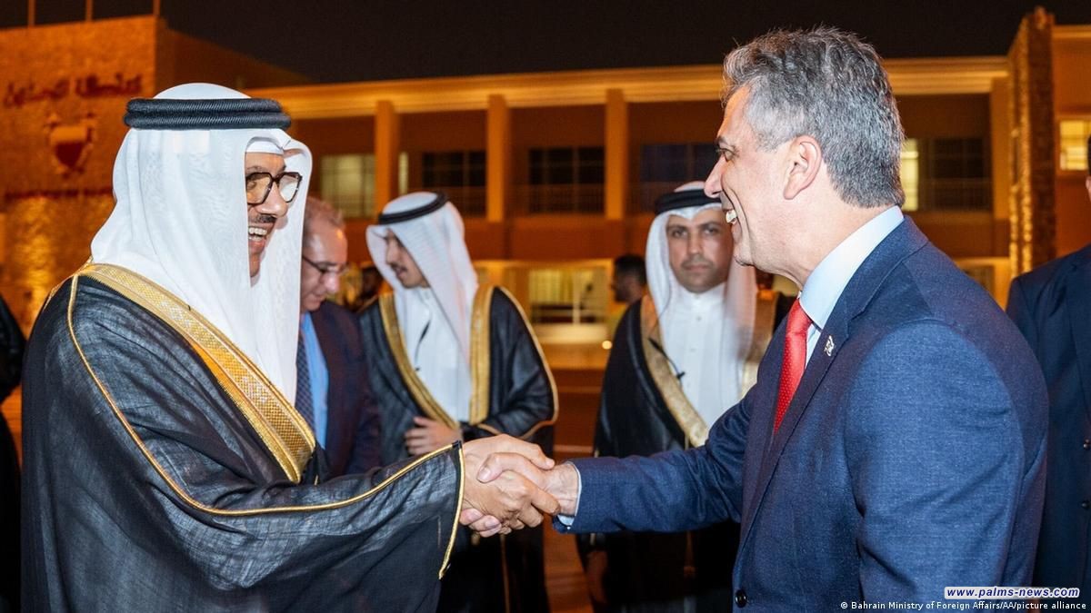 بعد زيارته للمنامة.. كوهين يفتتح مقراً لسفارة إسرائيل في البحرين