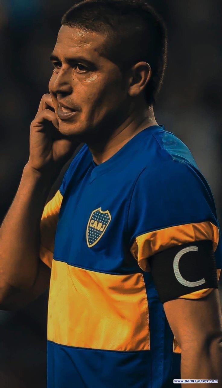 أسطورة كرة القدم الأرجنتينية ريكيلمي يفوز برئاسة ناديه الأم بوكا جونيورز لمدة (4) سنوات.