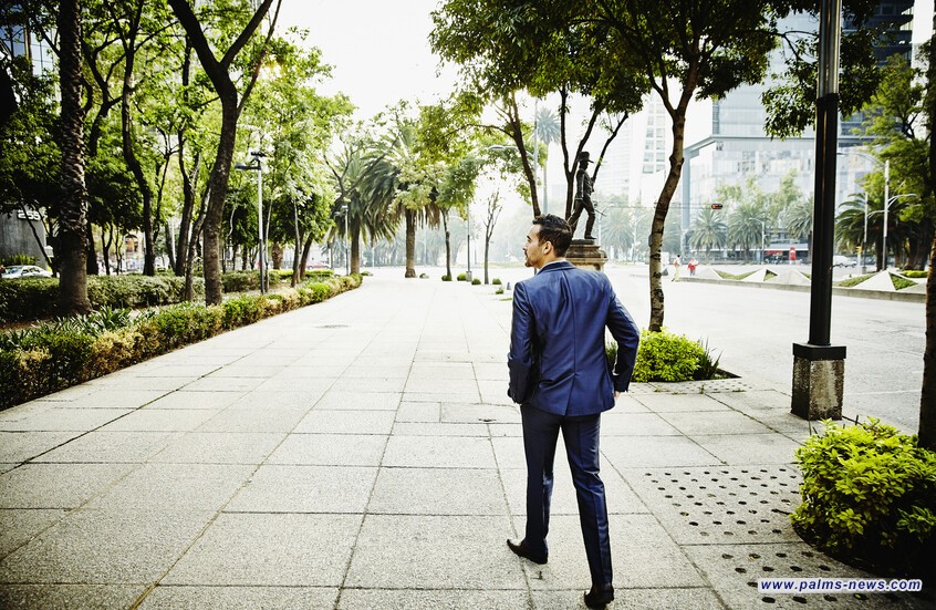 طريقة مشيتك في مرحلة الشباب تنبئ بمشكلة صحية مميتة عند الشيخوخة