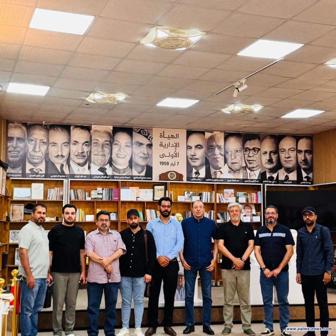 مجموعة من الشعراء يضعون مشاريعهم الجديدة على طاولة اتحاد الأدباء