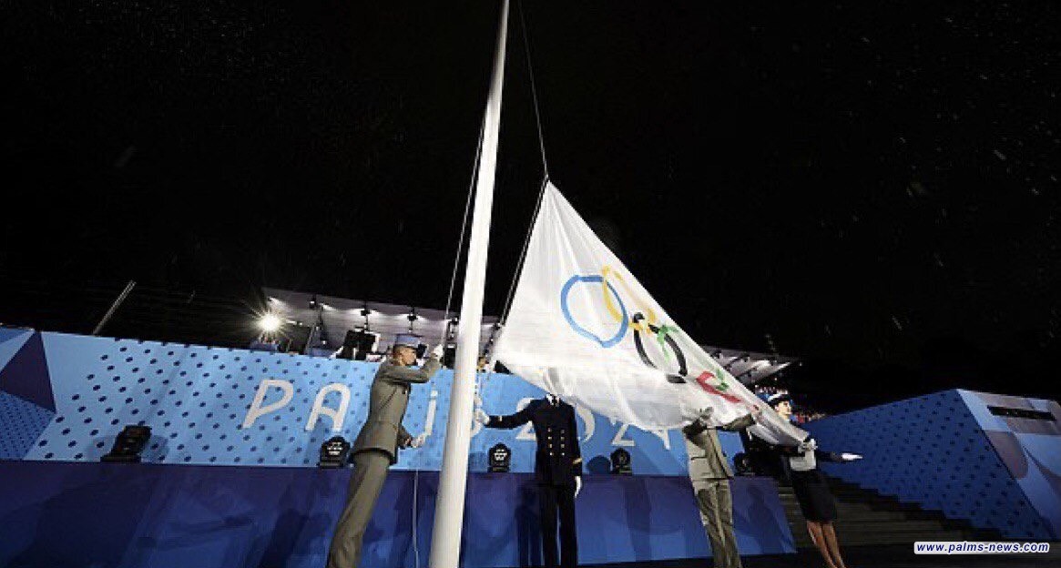 *فرنسا ترفع العلم الأولمبي "معكوسا"..*