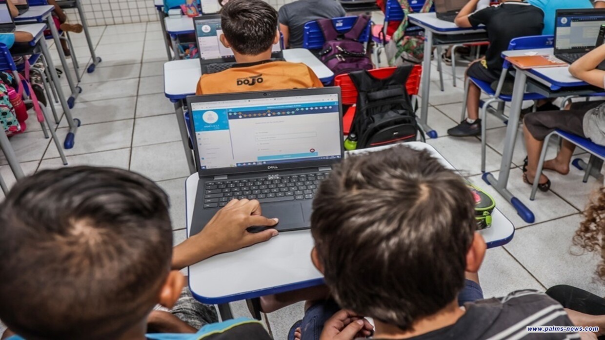 وزيرة التعليم البولندية: التربية الوطنية ألعاب سياسية !