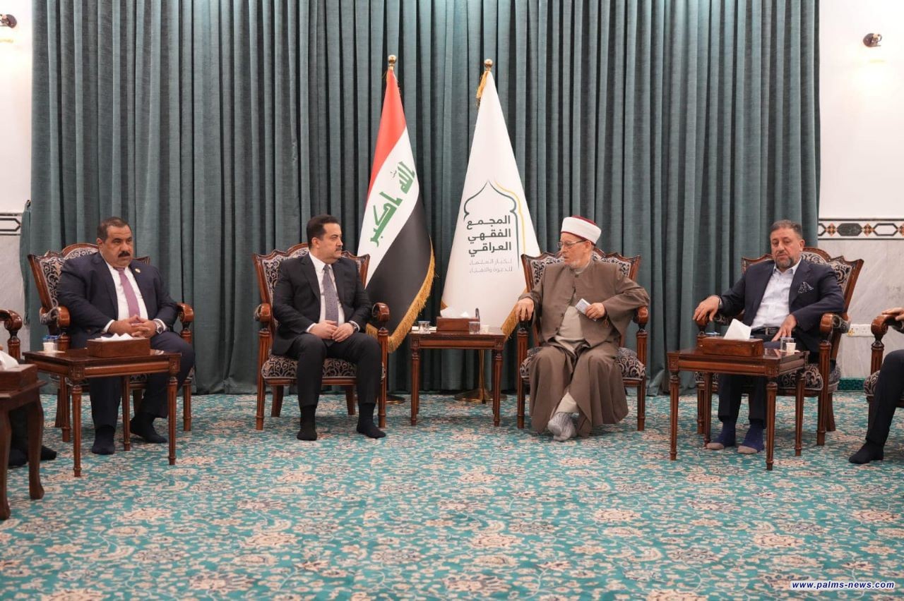 السوداني يزور ضريح الإمام أبي حنيفة النعمان في الأعظمية ببغداد