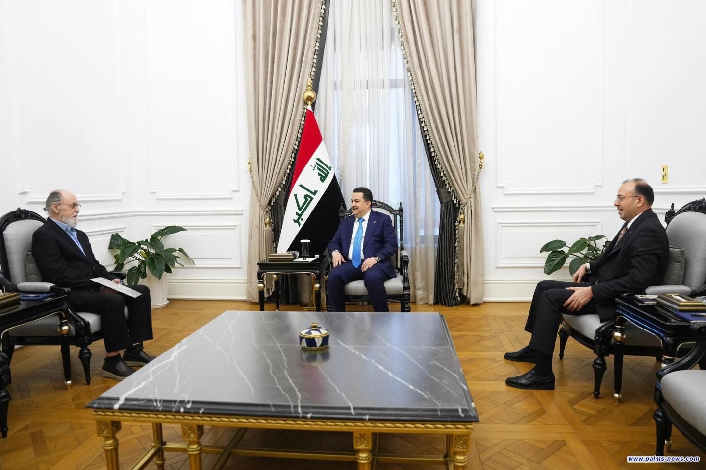 السوداني يستقبل النحات نداء كاظم و يوجه بإنجاز تمثال الجواهري