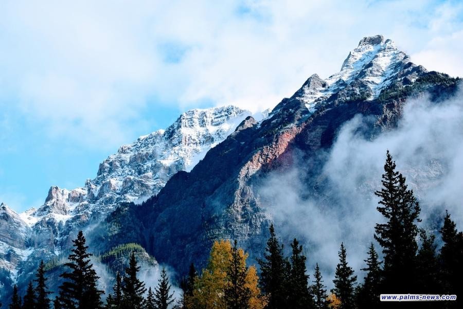 على شكل هرم تحت الجليد في جبال إلسورث