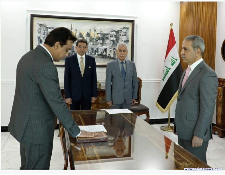 عضو مجلس المفوضين في المفوضية العليا المستقلة للأنتخابات  يؤدي اليمين القانونية