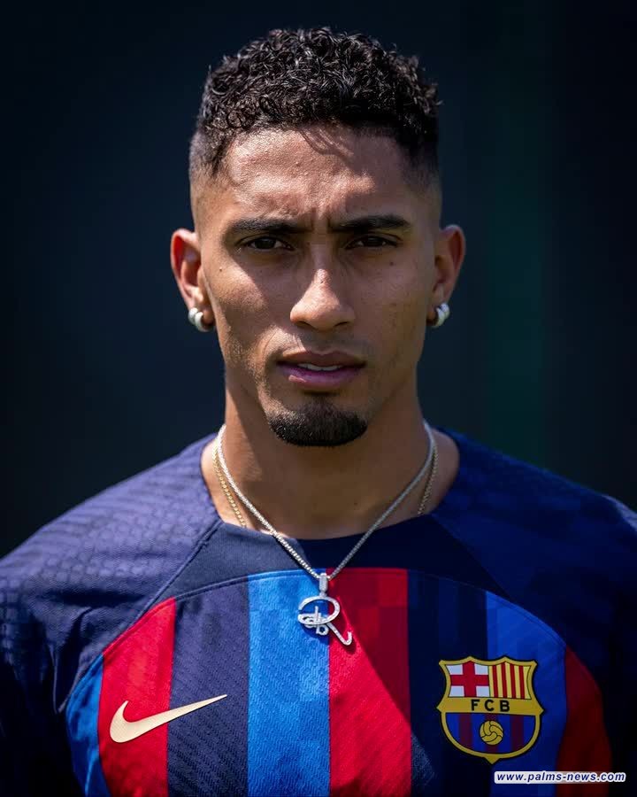 بسبب ميسي .. رافينيا يطرد نفسه من برشلونة