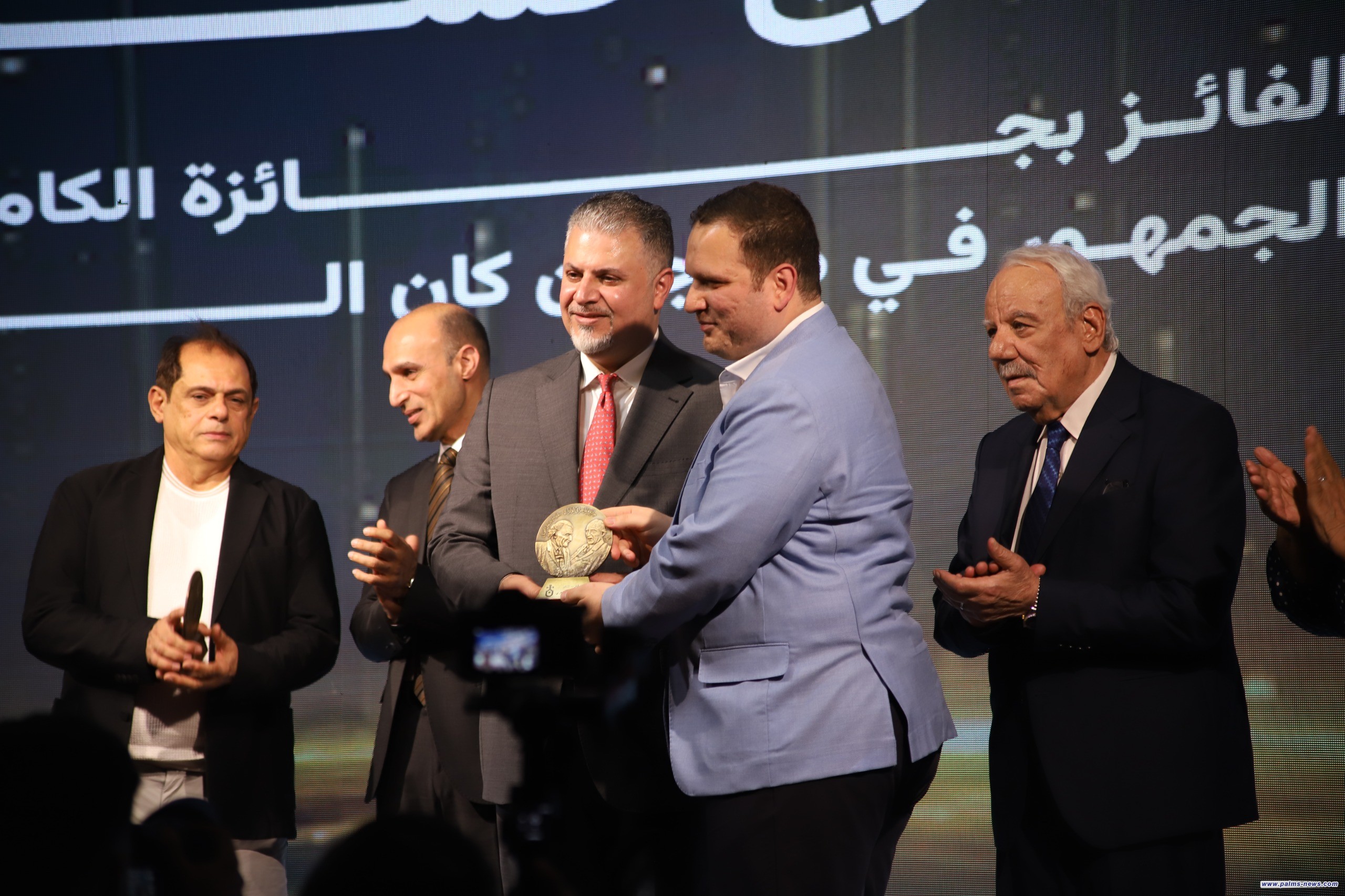 نخيل عراقي تحتفي بالوفد العراقي المشارك بمهرجان كان ومخرج الفيلم الفائز بالكاميرا الذهبية