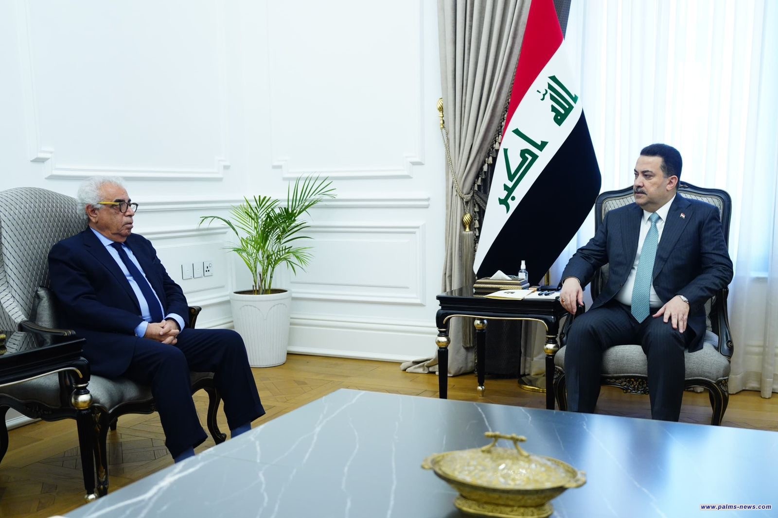 السوداني يستقبل الشاعر شوقي عبد الأمير مدير المعهد العربي بباريس