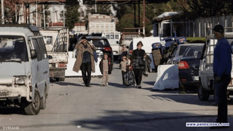 إخراج عشرات العائلات السورية من قاعدة حميميم