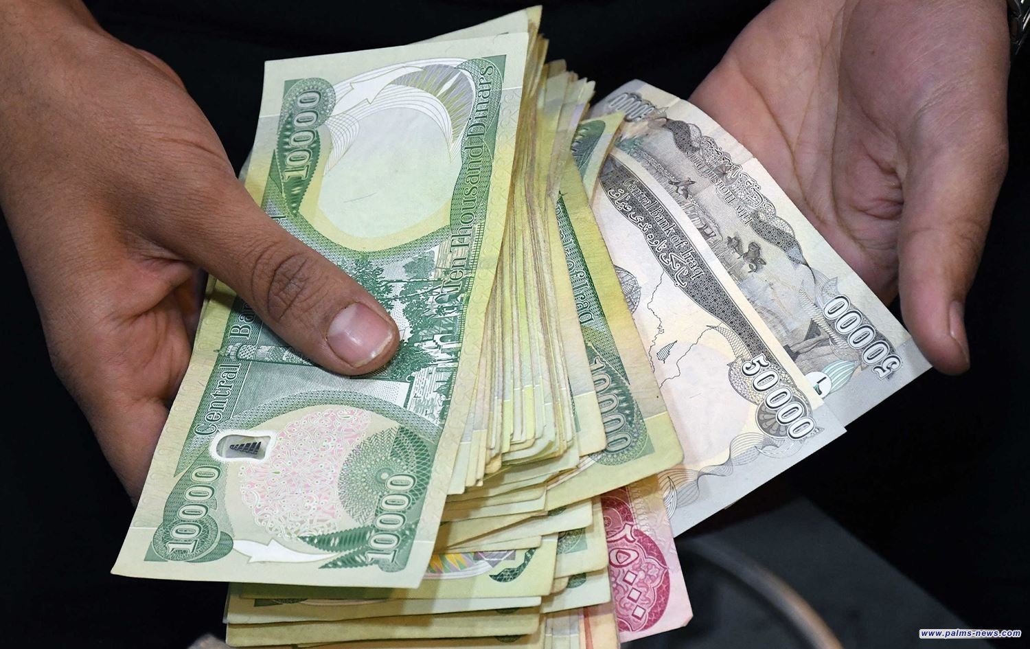 الرافدين يُباشر بتوزيع رواتب المتقاعدين لشهر أيار