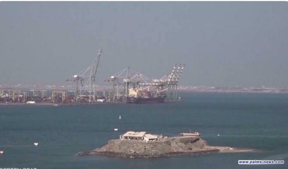 الحوثيون يلوحون بإغلاق مضيق باب المندب كليا