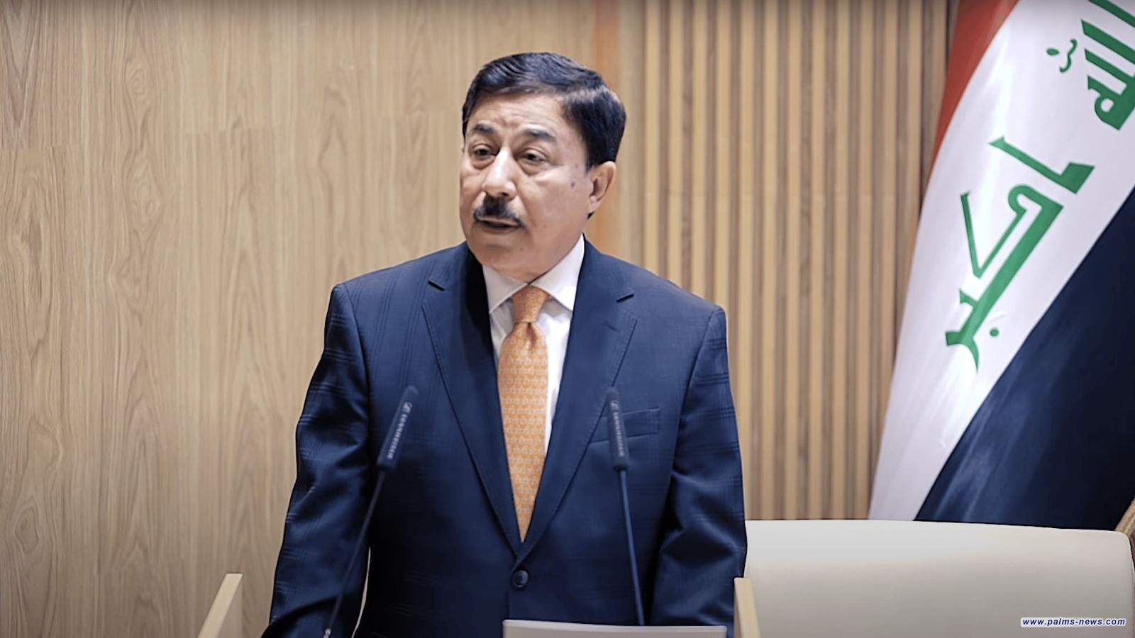 العلاق ينفي تلقيه تحذيراً بتجميد عائدات العراق النفطية إذا عاد المالكي