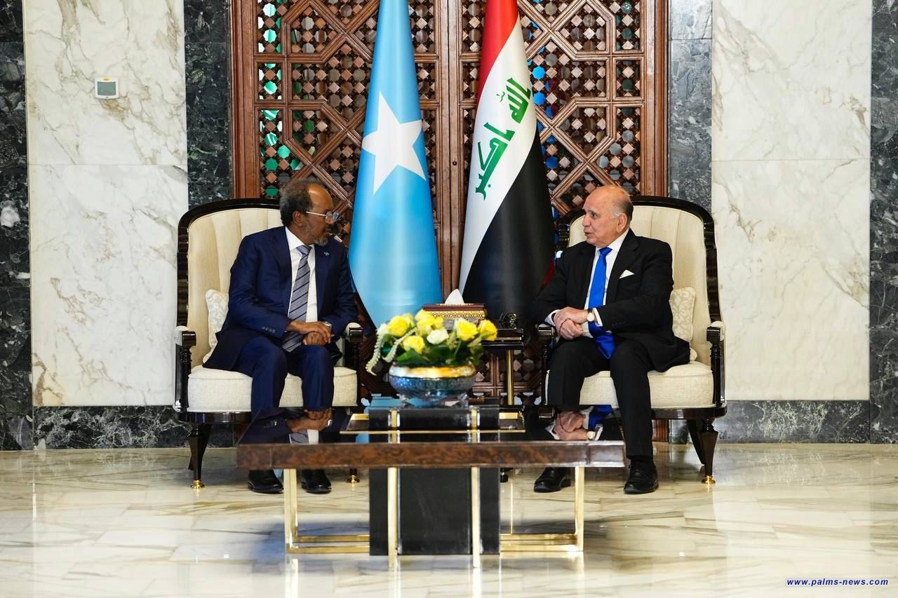 رئيس  الصومال حسن شيخ محمود يصل إلى العاصمة بغداد للمشاركة في القمة العربية الـ34 التي ستنطلق أعمالها يوم غد السبت.