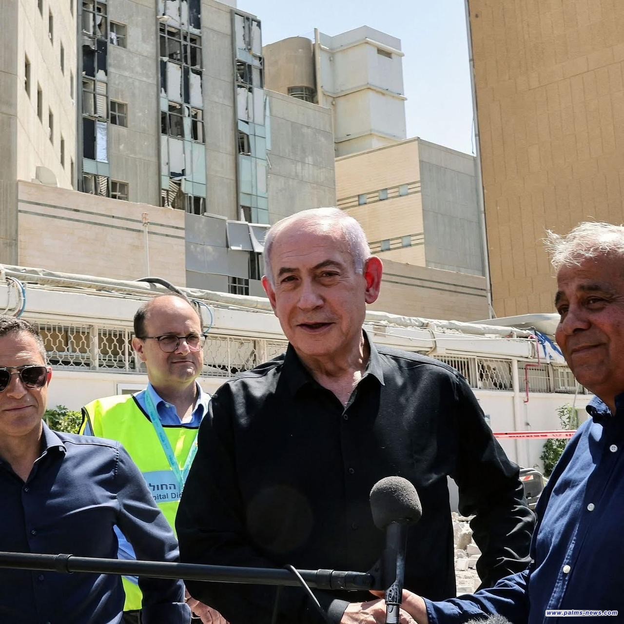 مختصون بلغة الجسد" ملامح نتنياهو وسط دمار تل أبيب، توضح إنكساره وحرجه أمام الرأي العام”