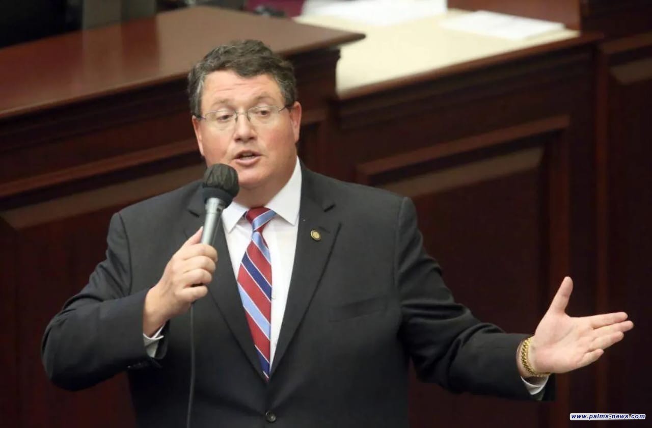 راندي فاين يدعو إلى قصف غزة نووياً