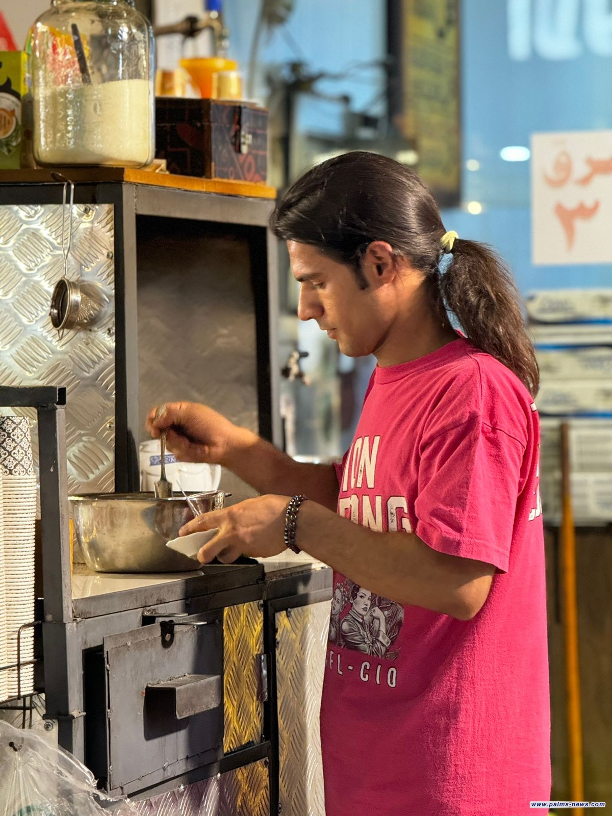 مقهى جاي خانة في الكرادة ملتقى للفنانين والرياضيين من بغداد والمحافظات