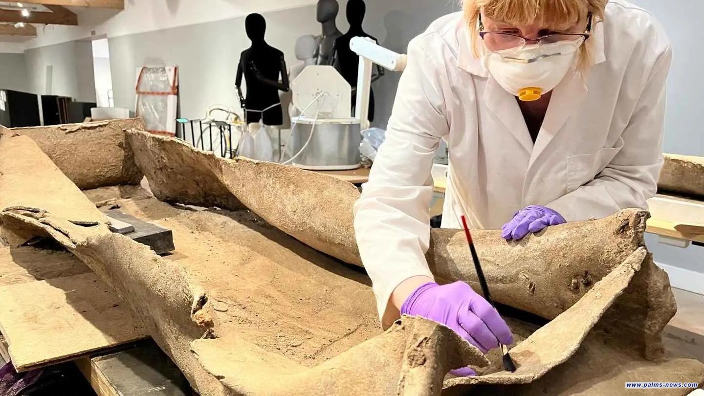 صليب مذهّب نادر يكشف تاريخ المسيحية في ليدز البريطانية