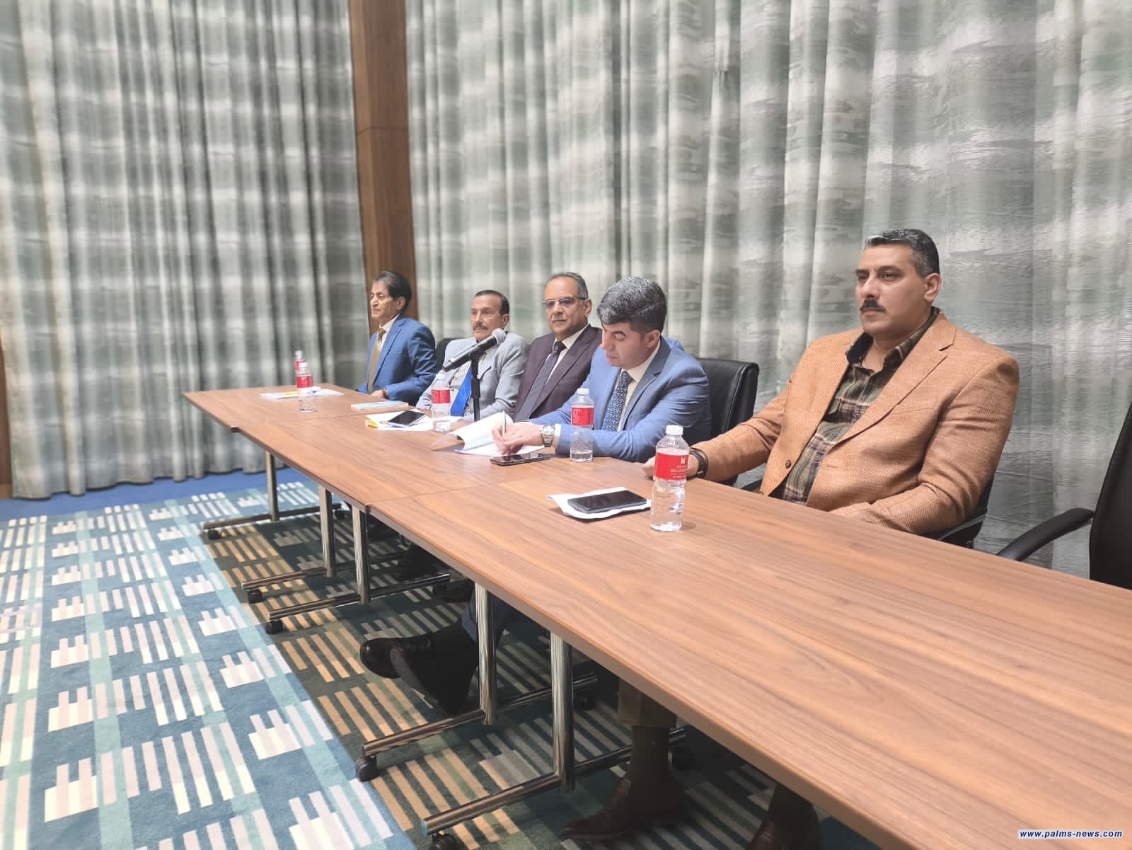 النقاد في المربد يضيئون خفايا وأسرار أحمد مطر