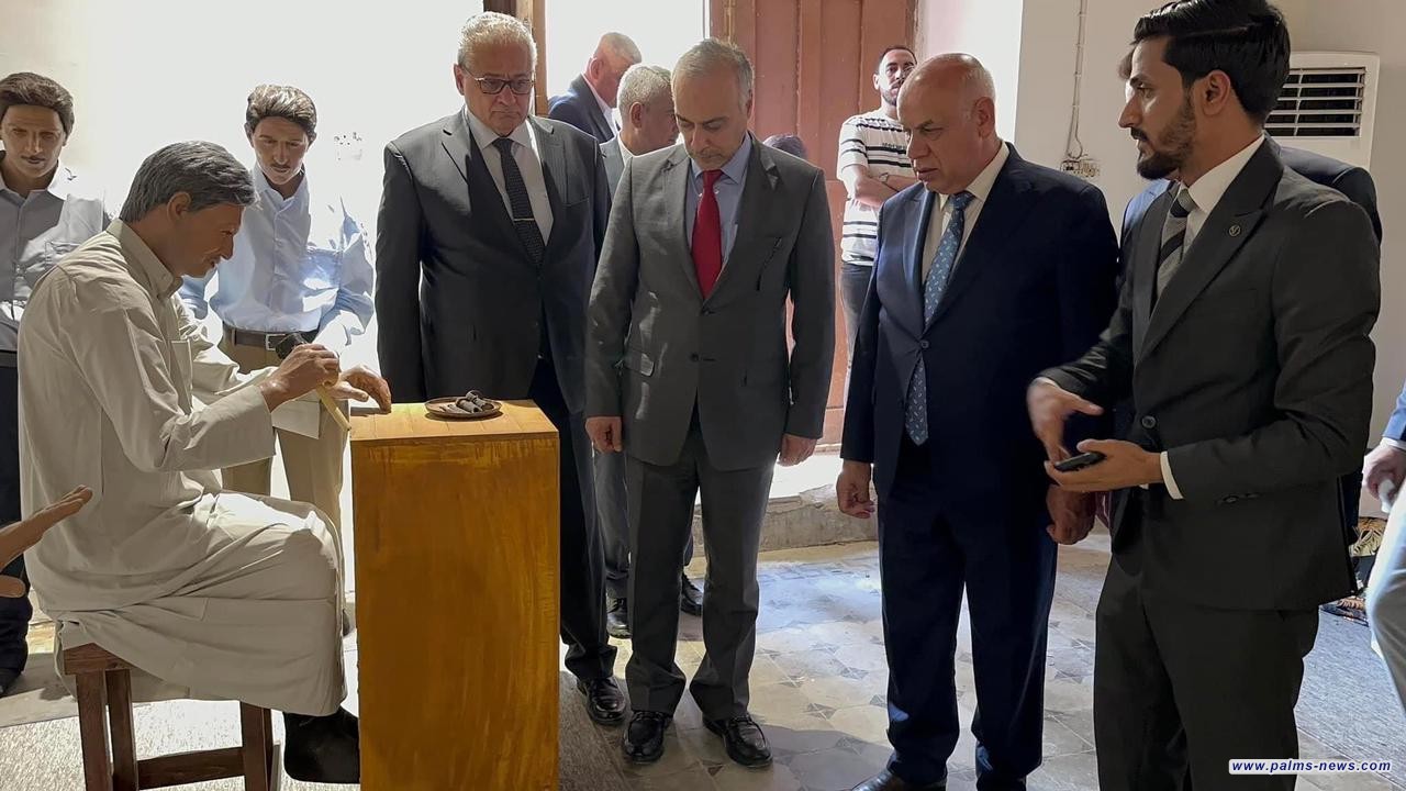 البدراني يزور متحف الشمع في البصرة