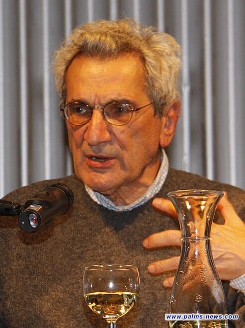 ألفَ العديدَ من كتبه في السجن.. وفاة الفيلسوف الإيطالي أنطونيو نيغري عن 90 عاماً