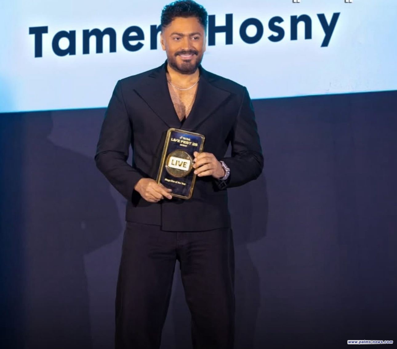 تامر حسني يحصل على لقب نجم السنة من قبل منصة "تيك توك"بعد تصدر أغانيه وأفلامه قائمة الأكثر استخداماً.