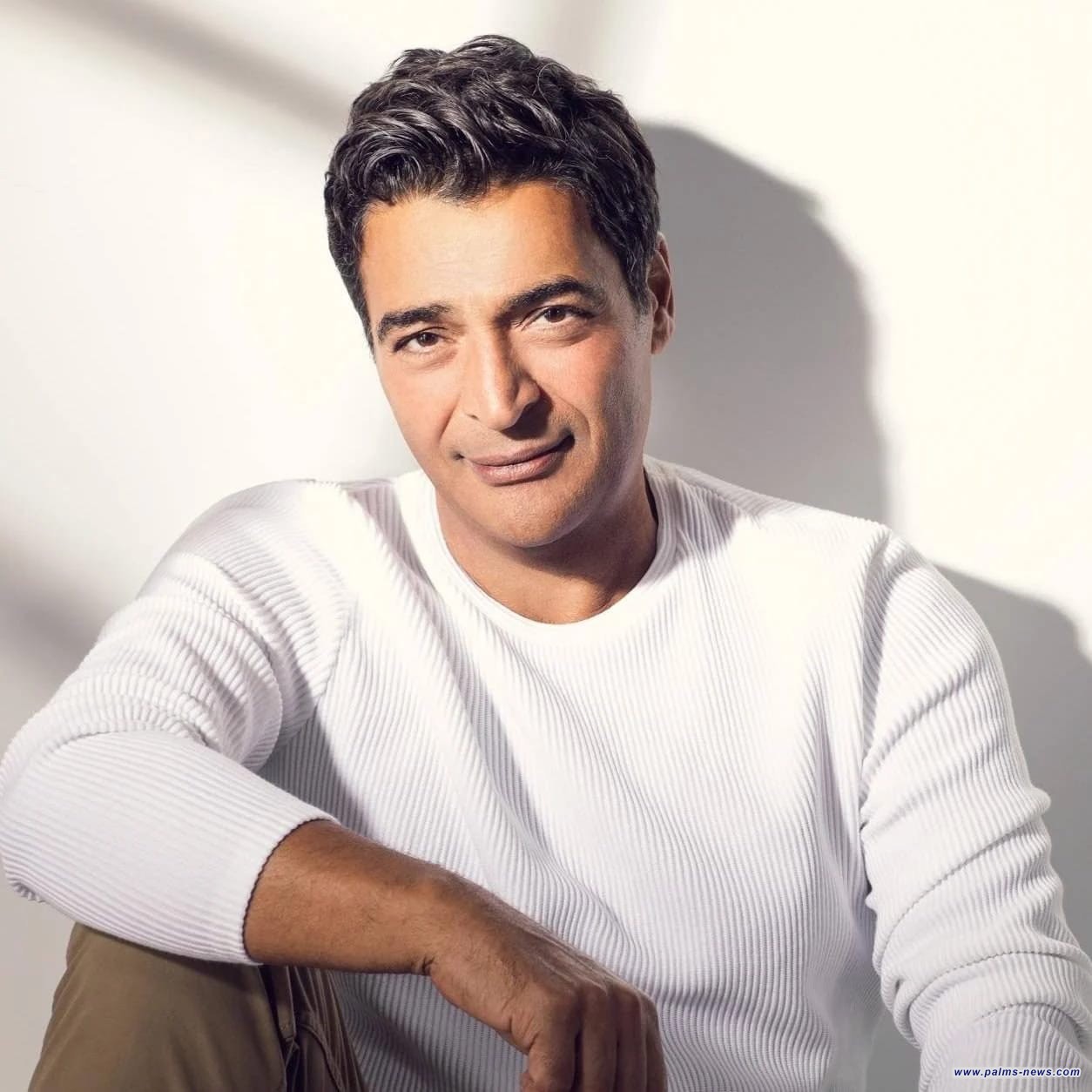 حميد الشاعري يتعاقدُ مع شركة متخصصة في الذكاء الاصطناعي