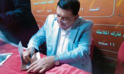 استمرار حفلات توقيع الكتب ضمن فعاليات الأسبوع الأدبي