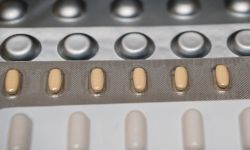 فرنسا... اعتقال مسنين اثنين لمحاولتهما مساعدة امرأة مسنة أخرى على الموت