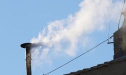 تصاعد الدخان الأبيض وانتخاب بابا جديد للفاتيكان