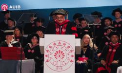 الجامعة الأمريكية في بغداد تحتفل بتخرج الدفعة الأولى لطلبتها ومؤسسها يعلن عن ملتقى خريجي الجامعة