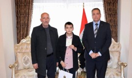 إعادة طفل عراقي اختطفه "داعش" منذ 2014 إلى ذويه