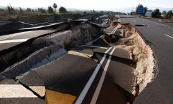 تركيا: قشرة الأرض تحركت 7.3 أمتار بفعل الزلزال