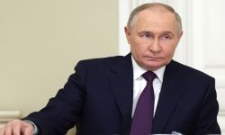 الكرملين يعلق على تصريحات كارلسون بشأن "محاولات قتل بوتين"