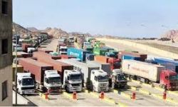 إيران تصدر سلعا وبضائع بقیمة 327 مليونا إلى العراق