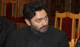 الموت يفجع الفنان تامر حسني