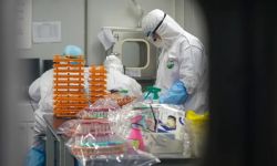 "ديلي ميل" تفجر مفاجأة.. فيروس قاتل آخر ربما تسرب من مختبر ووهان الصيني