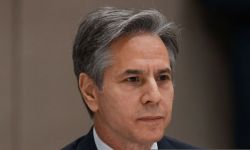 في زيارة مفاجئة.. وزير الخارجية الأميركي يصل إلى كييف