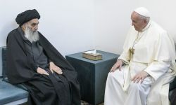 مكتب السيد السيستاني معزيًا بوفاة بابا الفاتيكان: كان يحظى بمكانة روحية رفيعة